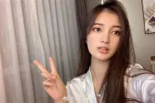 “渣女”谢芷蕙：与陈冠希的爱恨情仇300张艳照让人沸腾